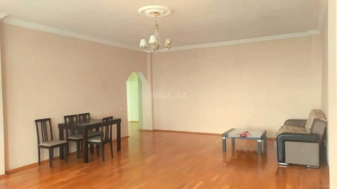 Satılır 2 otaqlı mənzil 140 m²