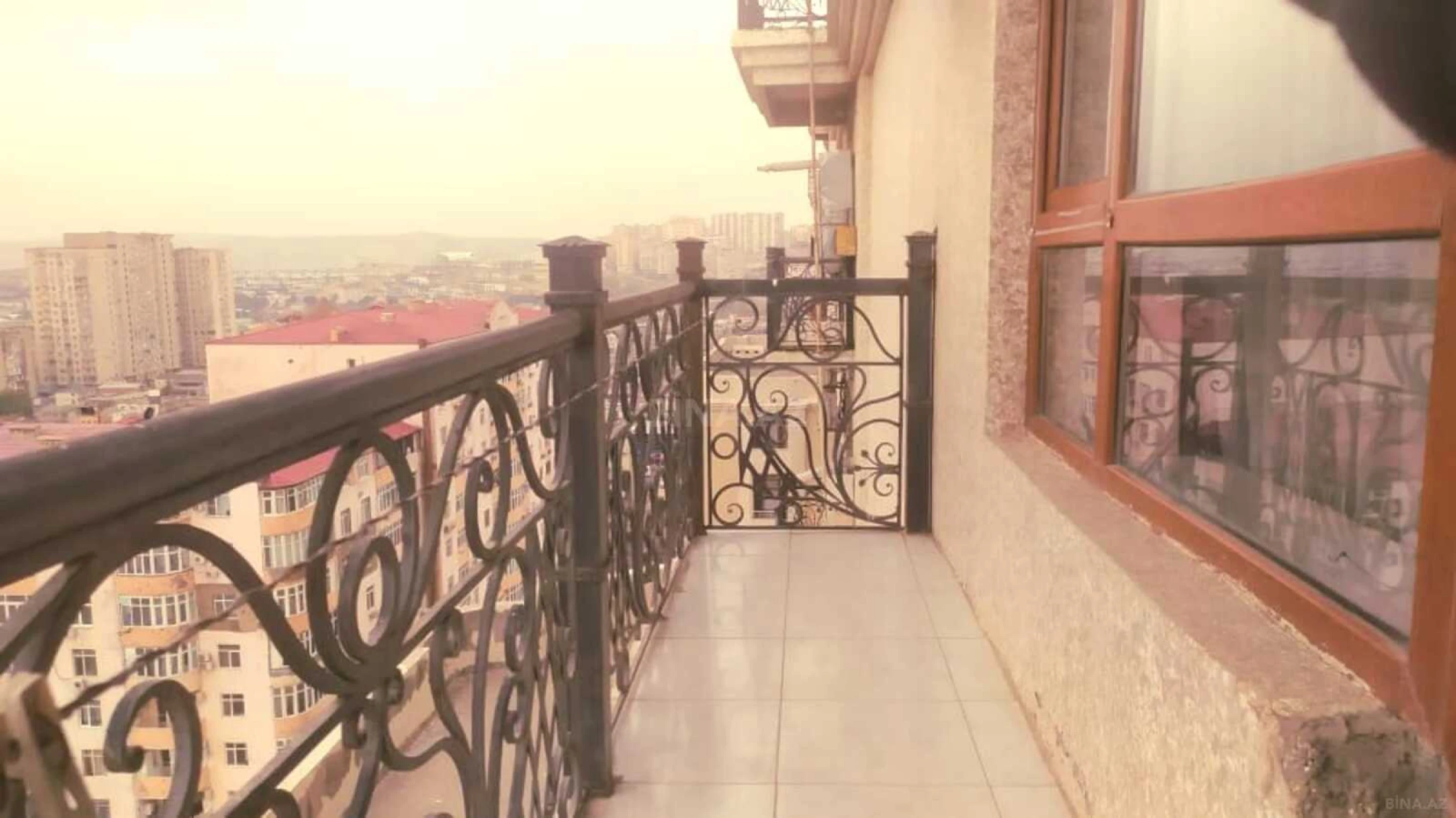 Satılır 2 otaqlı mənzil 140 m²
