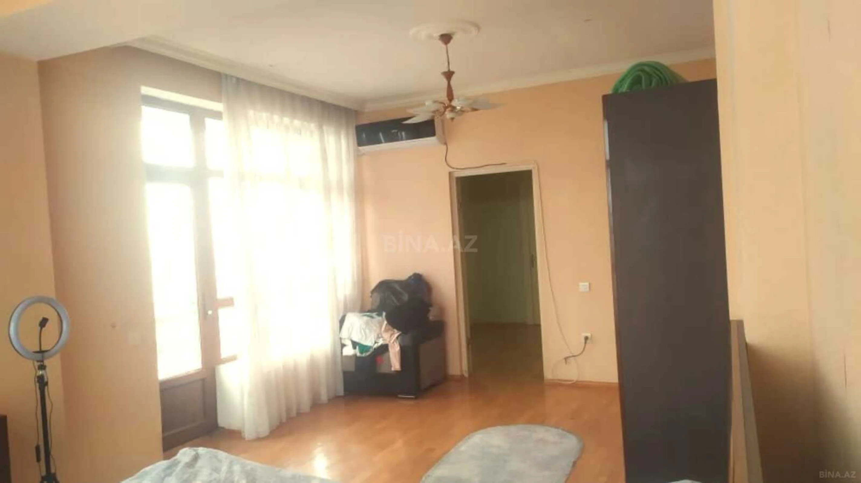 Satılır 2 otaqlı mənzil 140 m²