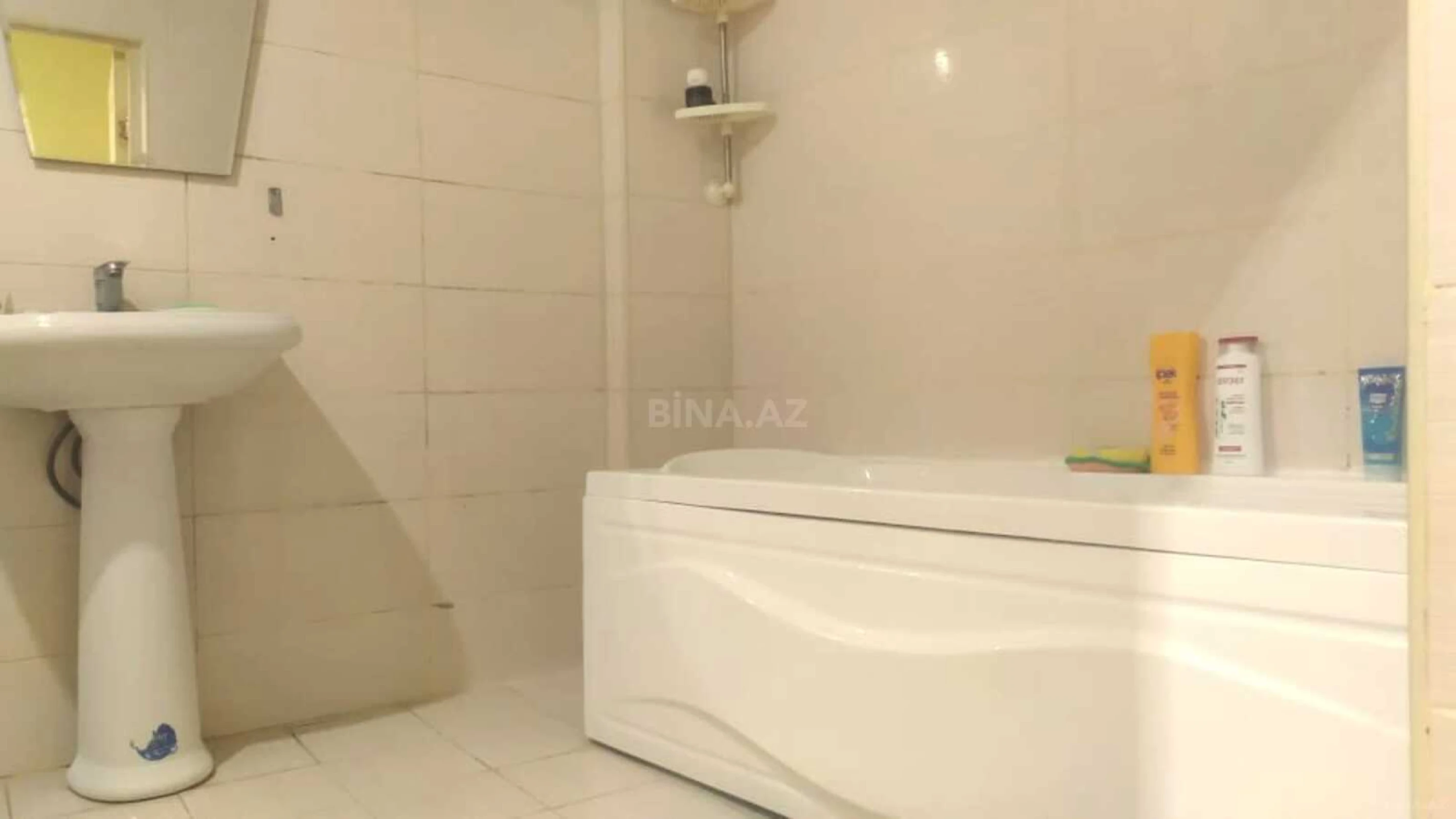 Satılır 2 otaqlı mənzil 140 m²