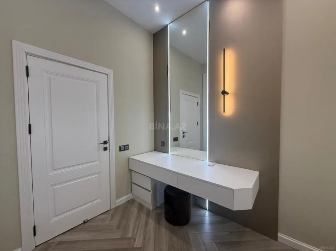 Kirayə verilir 2 otaqlı mənzil 70 m²