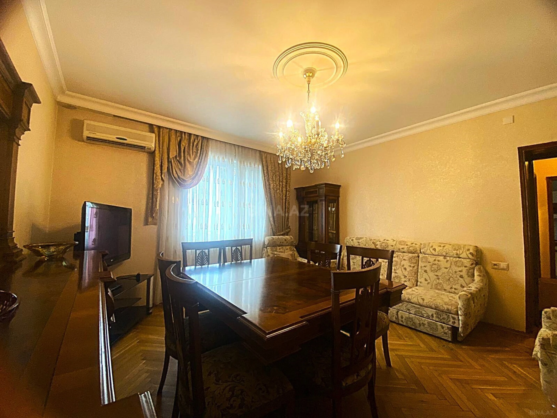 Satılır 4 otaqlı mənzil 115 m²
