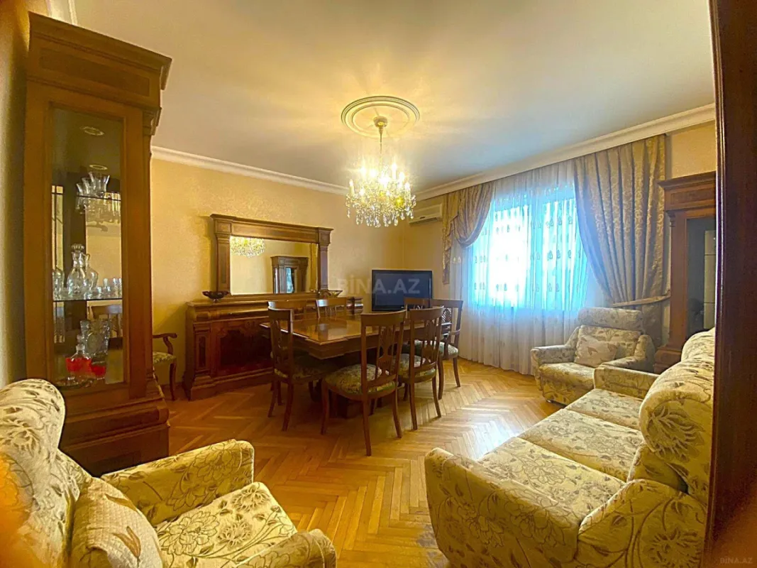 Satılır 4 otaqlı mənzil 115 m²