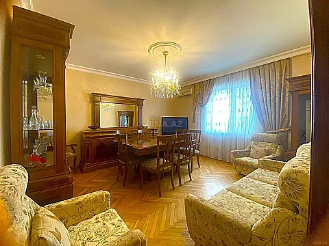 Satılır 4 otaqlı mənzil 115 m² — Bakı, İnşaatçılar 4 otaq 115.00 m²