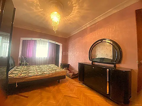Satılır 4 otaqlı mənzil 115 m²