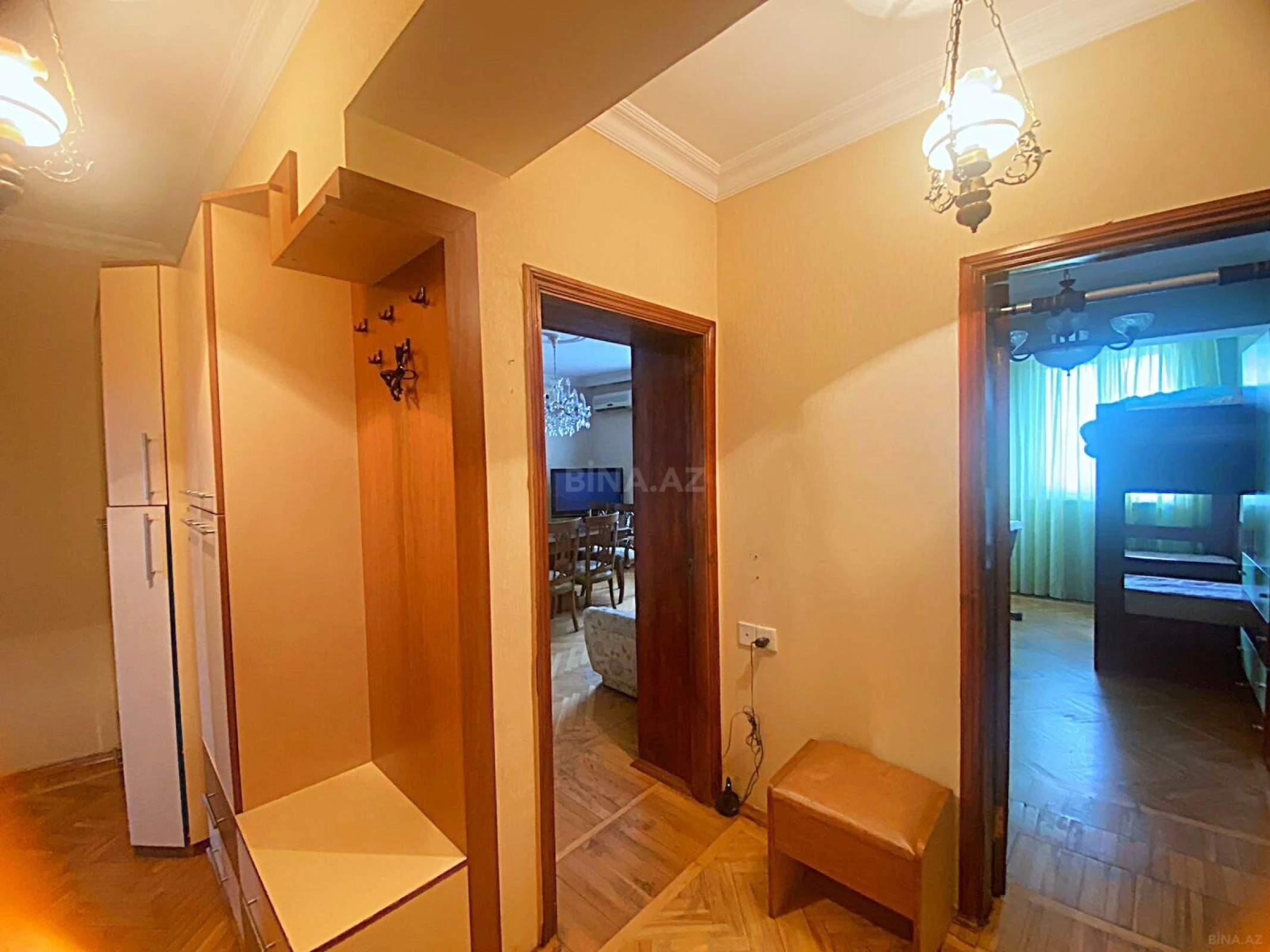 Satılır 4 otaqlı mənzil 115 m²