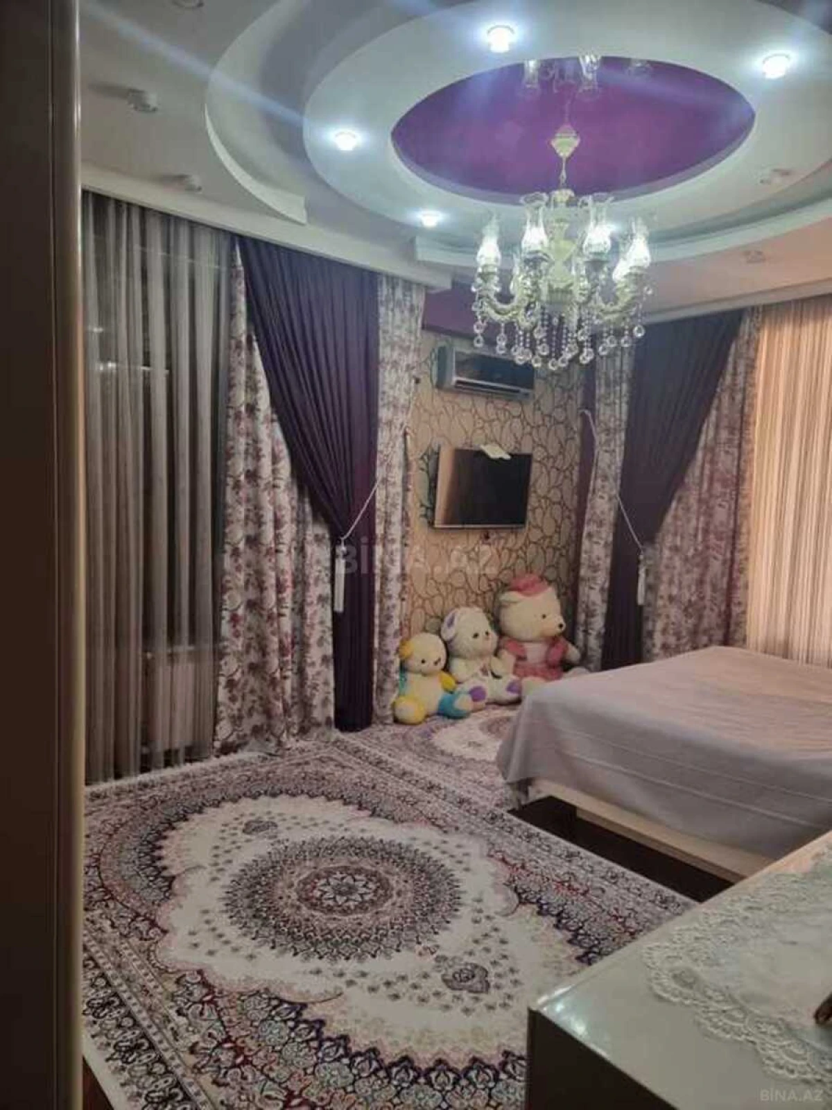 Satılır 3 otaqlı mənzil 141 m²