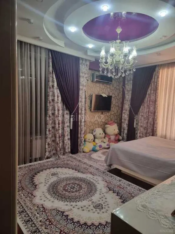 Satılır 3 otaqlı mənzil 141 m²