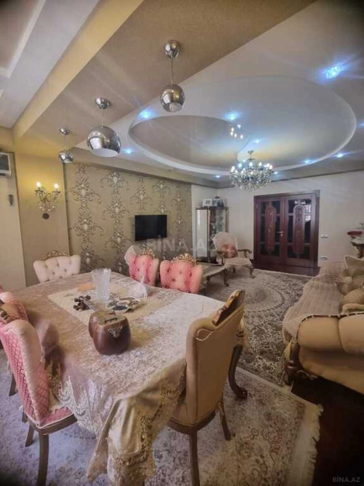 Satılır 3 otaqlı mənzil 141 m²