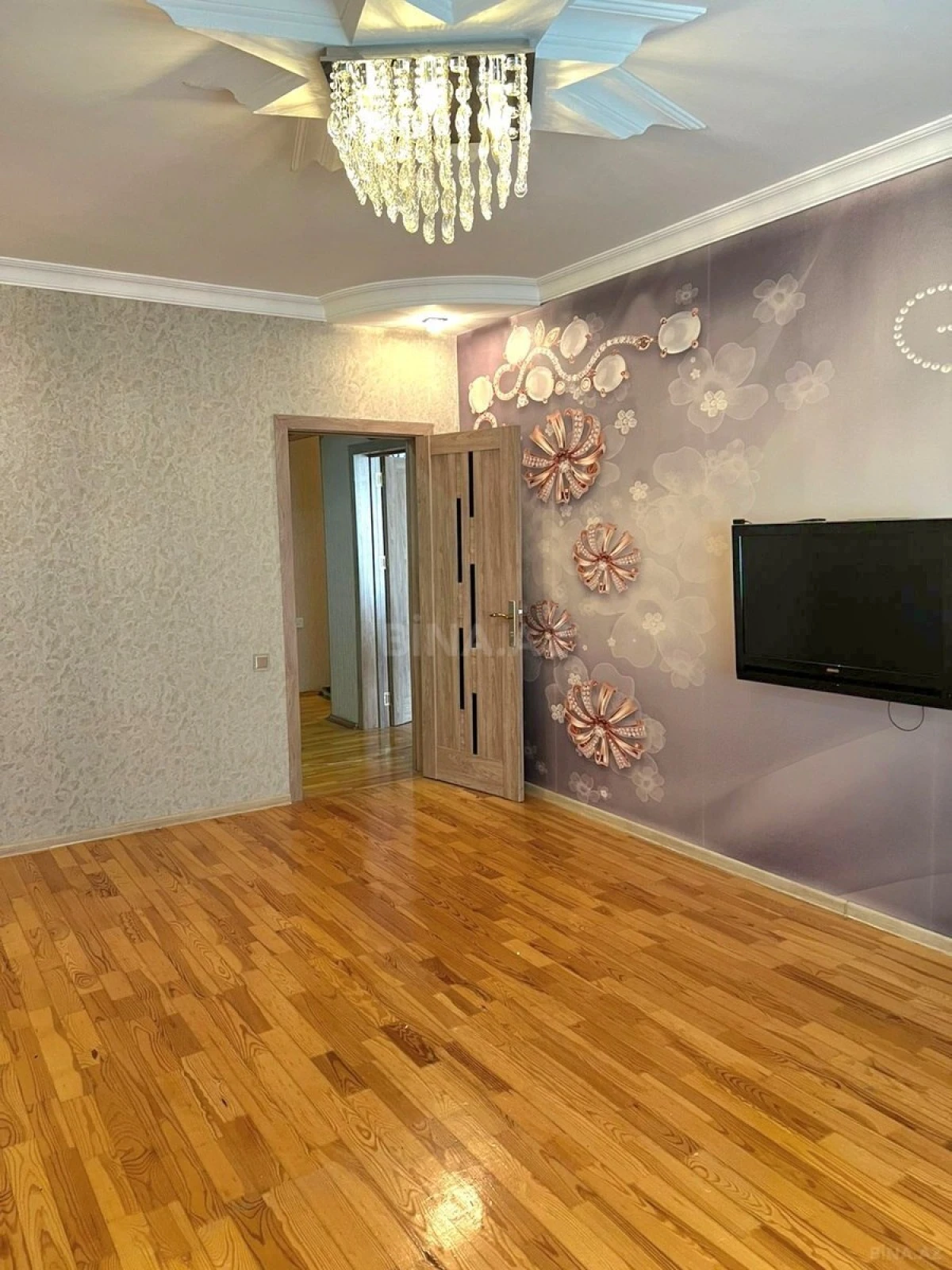 Satılır 4 otaqlı mənzil 110 m²