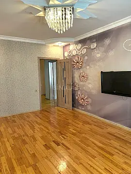 Satılır 4 otaqlı mənzil 110 m²