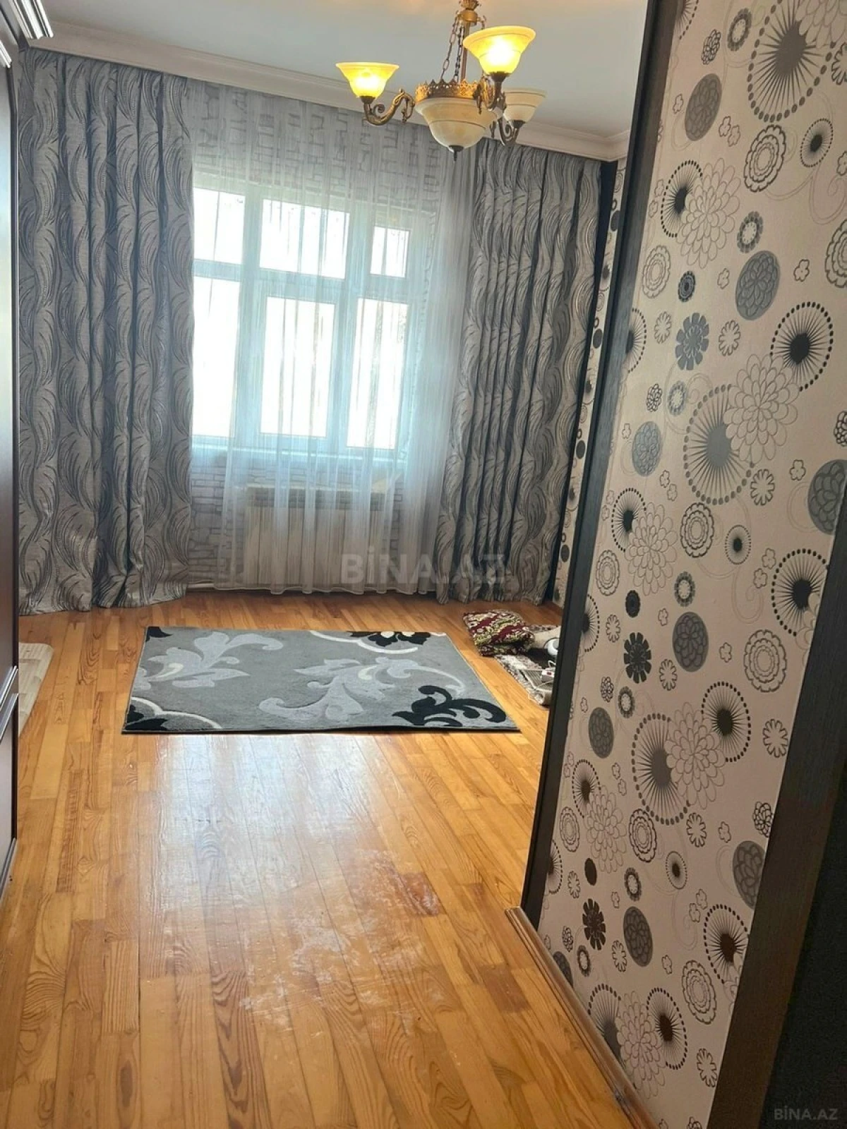 Satılır 4 otaqlı mənzil 110 m²