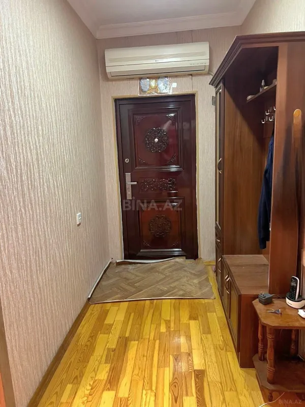 Satılır 4 otaqlı mənzil 110 m²