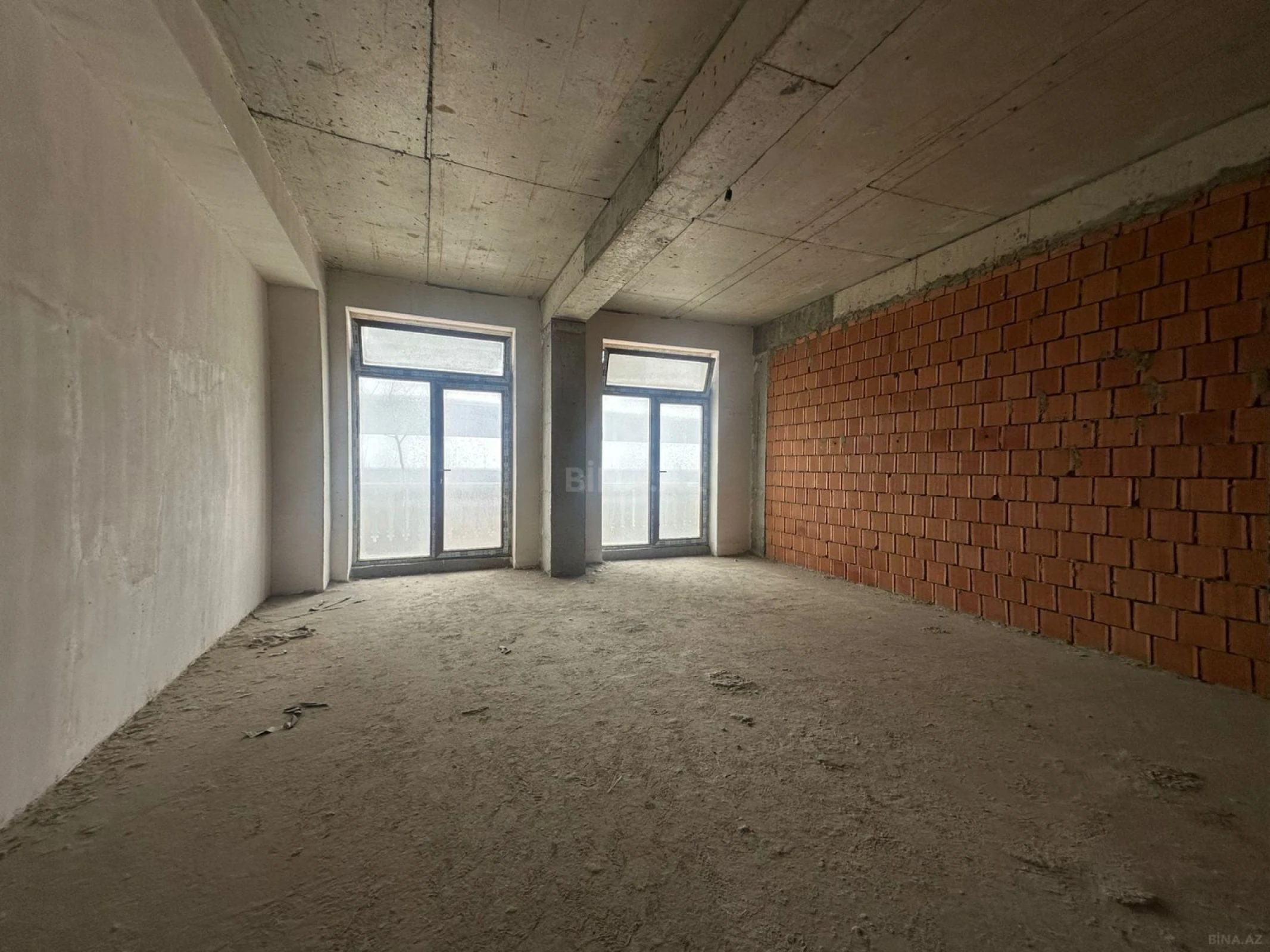 Satılır 3 otaqlı mənzil 138 m²