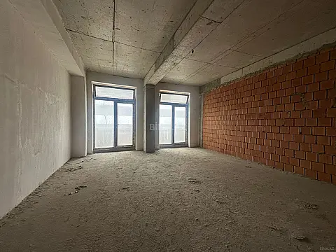 Satılır 3 otaqlı mənzil 138 m²