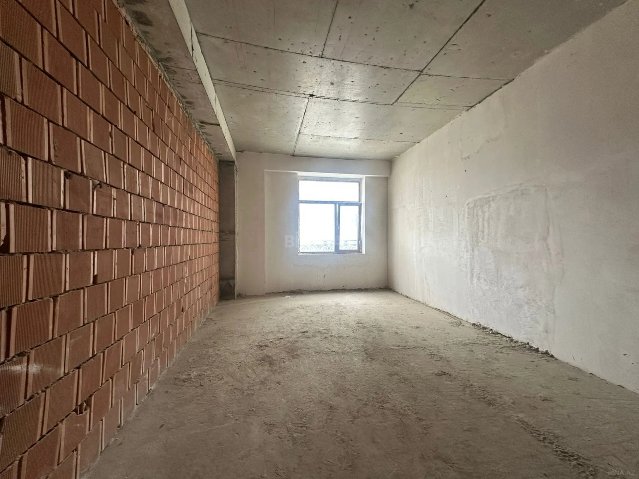 Satılır 3 otaqlı mənzil 138 m²