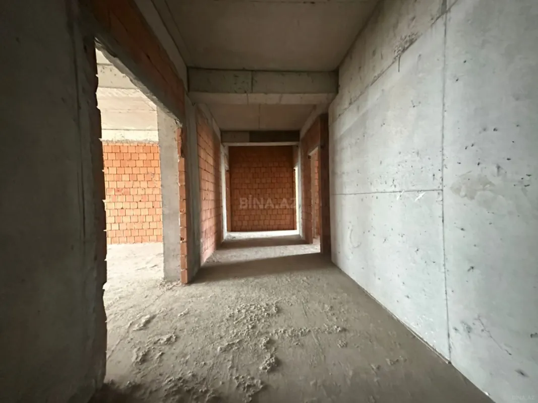 Satılır 3 otaqlı mənzil 138 m²