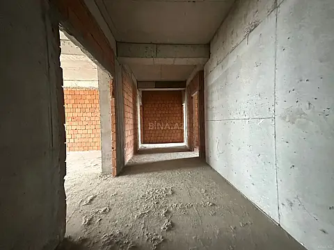 Satılır 3 otaqlı mənzil 138 m²