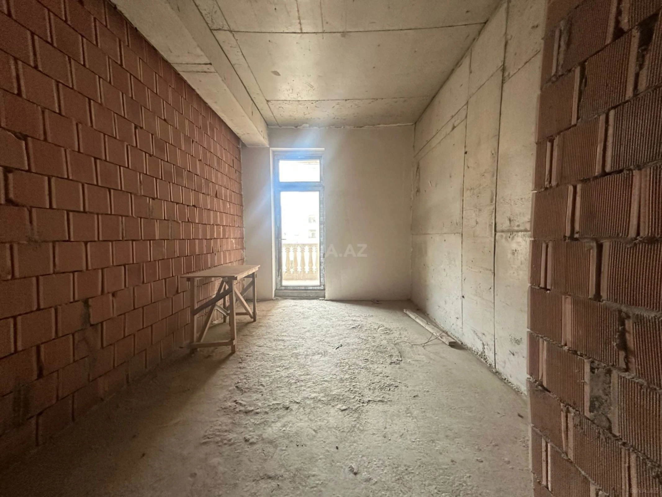 Satılır 3 otaqlı mənzil 138 m²