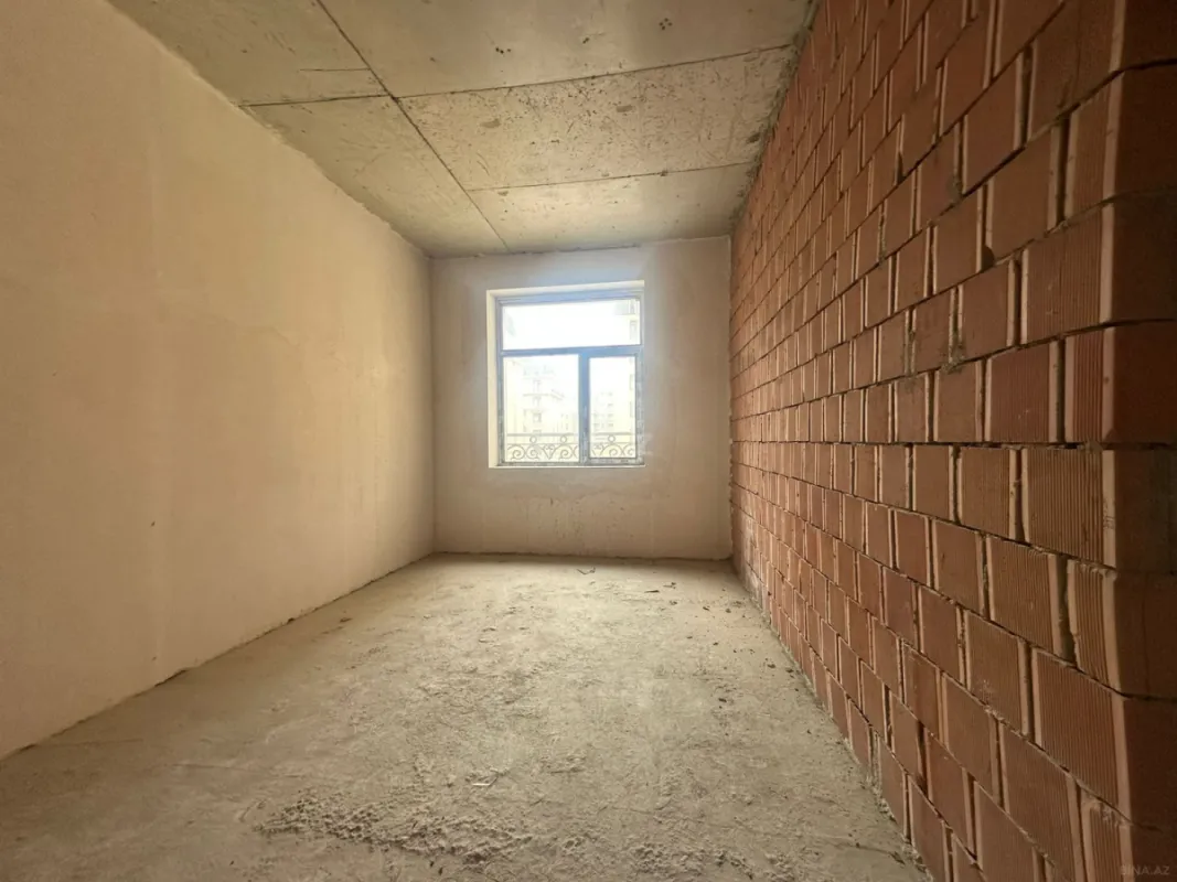 Satılır 3 otaqlı mənzil 138 m²