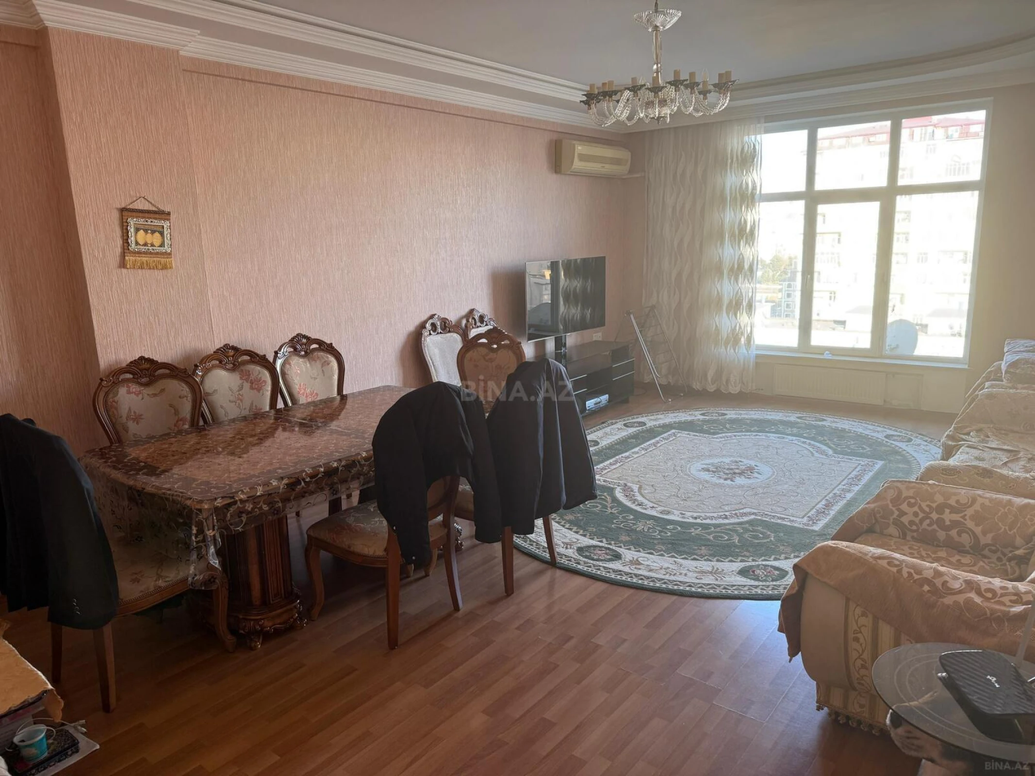 Satılır 4 otaqlı mənzil 158 m²