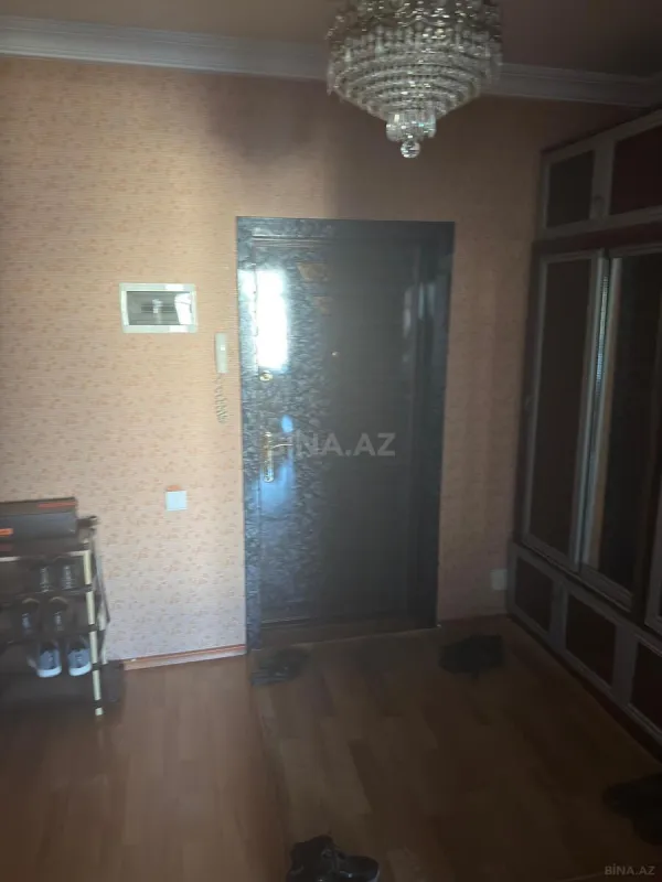 Satılır 4 otaqlı mənzil 158 m²
