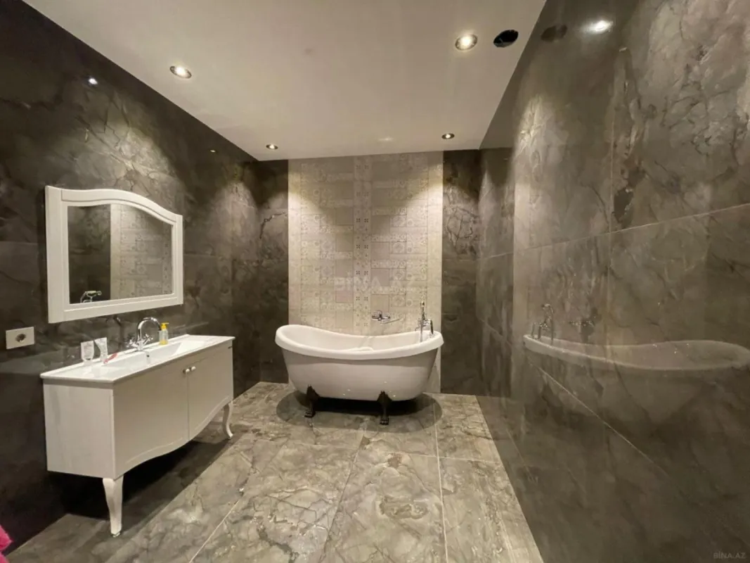 Satılır 7 otaqlı həyət evi 510 m²