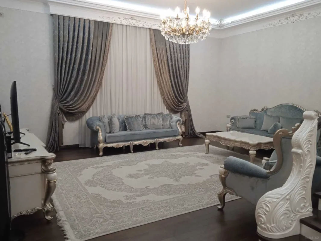 Satılır 7 otaqlı həyət evi 510 m²