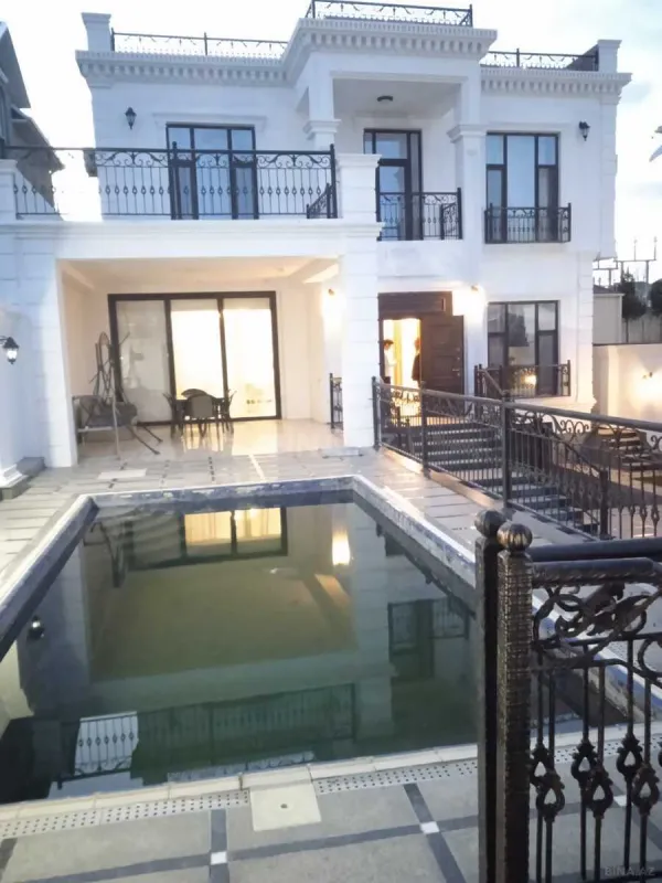 Satılır 7 otaqlı həyət evi 510 m²