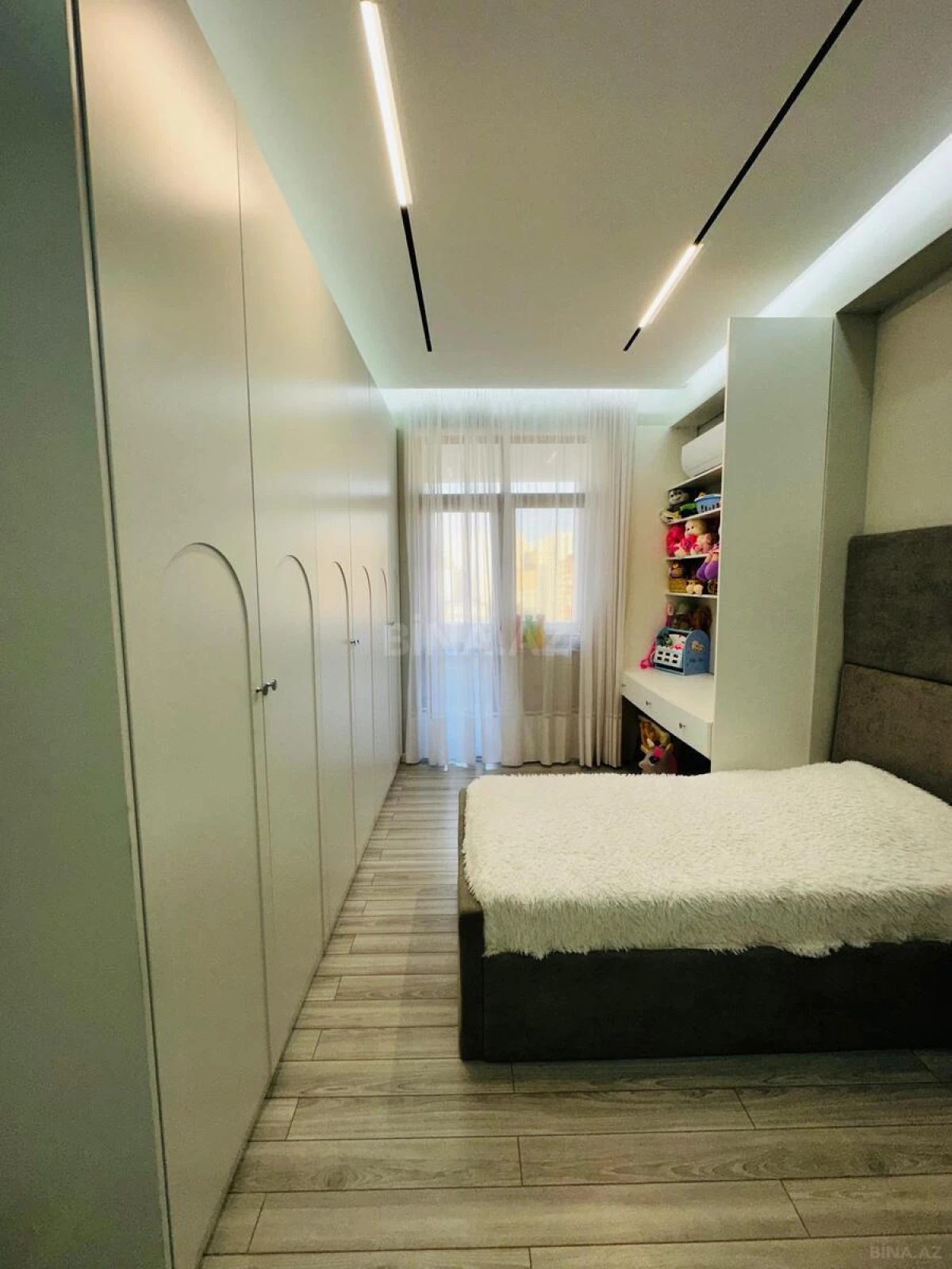 Satılır 3 otaqlı mənzil 110 m²