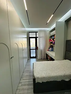 Satılır 3 otaqlı mənzil 110 m²