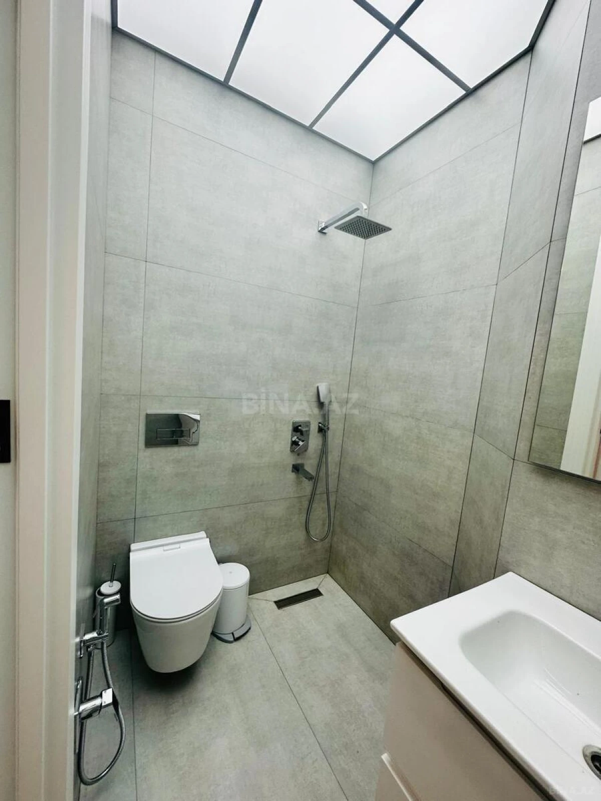 Satılır 3 otaqlı mənzil 110 m²