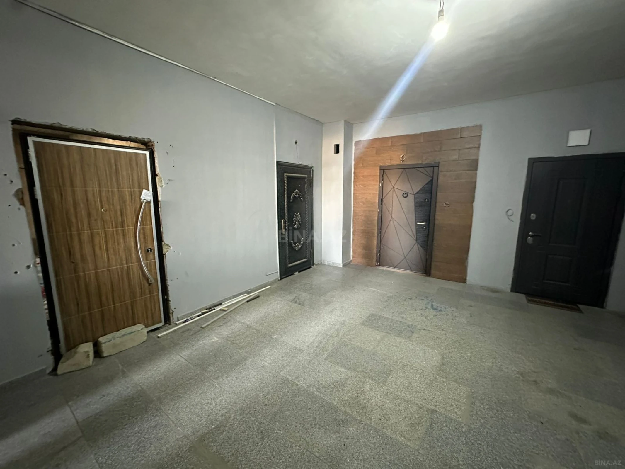 Satılır 3 otaqlı mənzil 147 m²