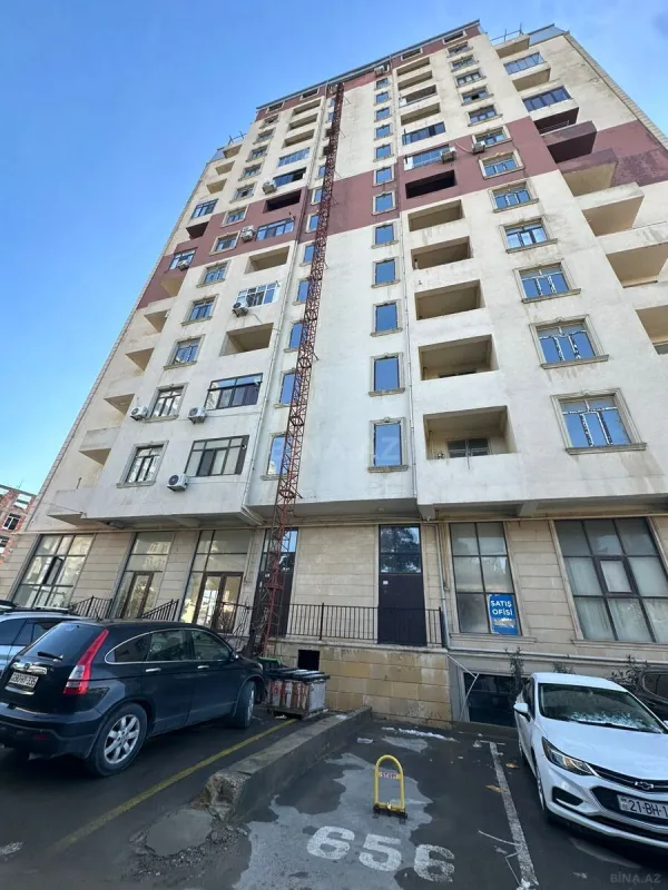 Satılır 3 otaqlı mənzil 147 m²