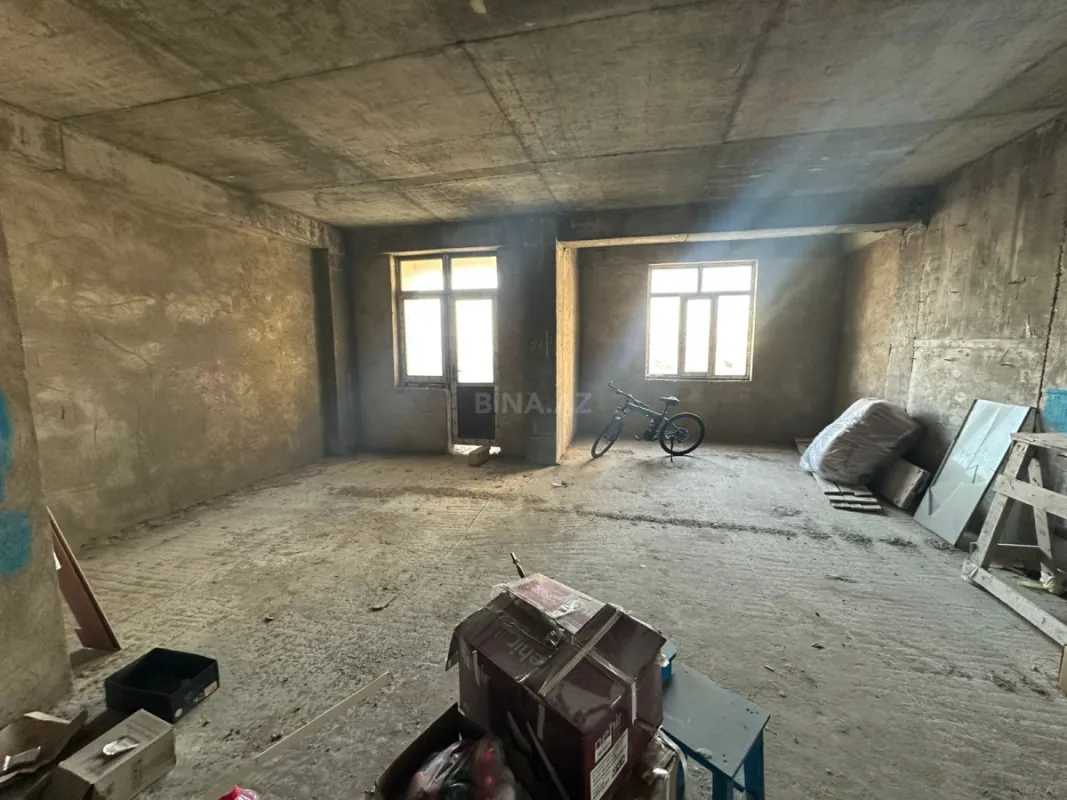Satılır 3 otaqlı mənzil 147 m²