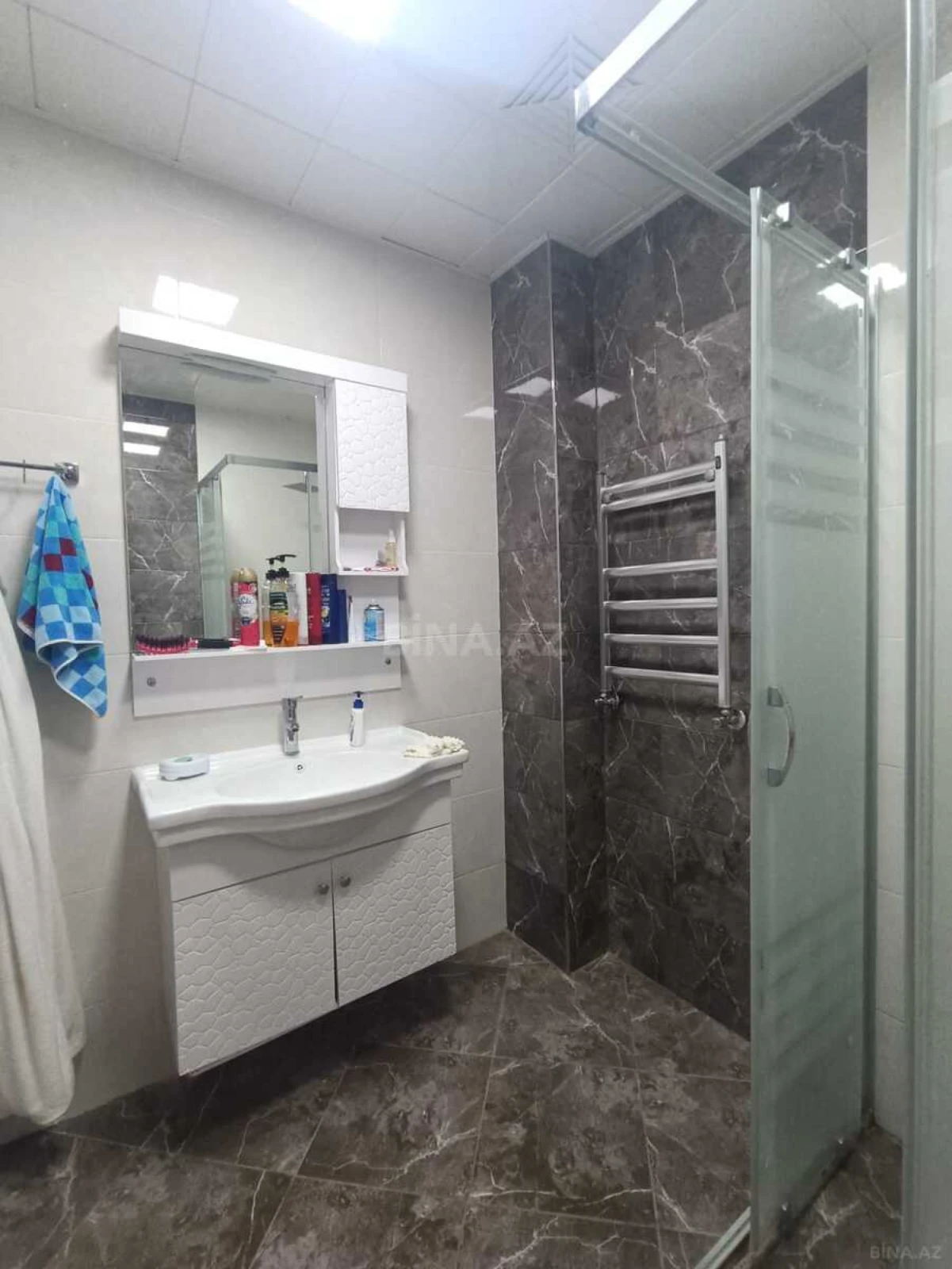Satılır 2 otaqlı mənzil 75 m²