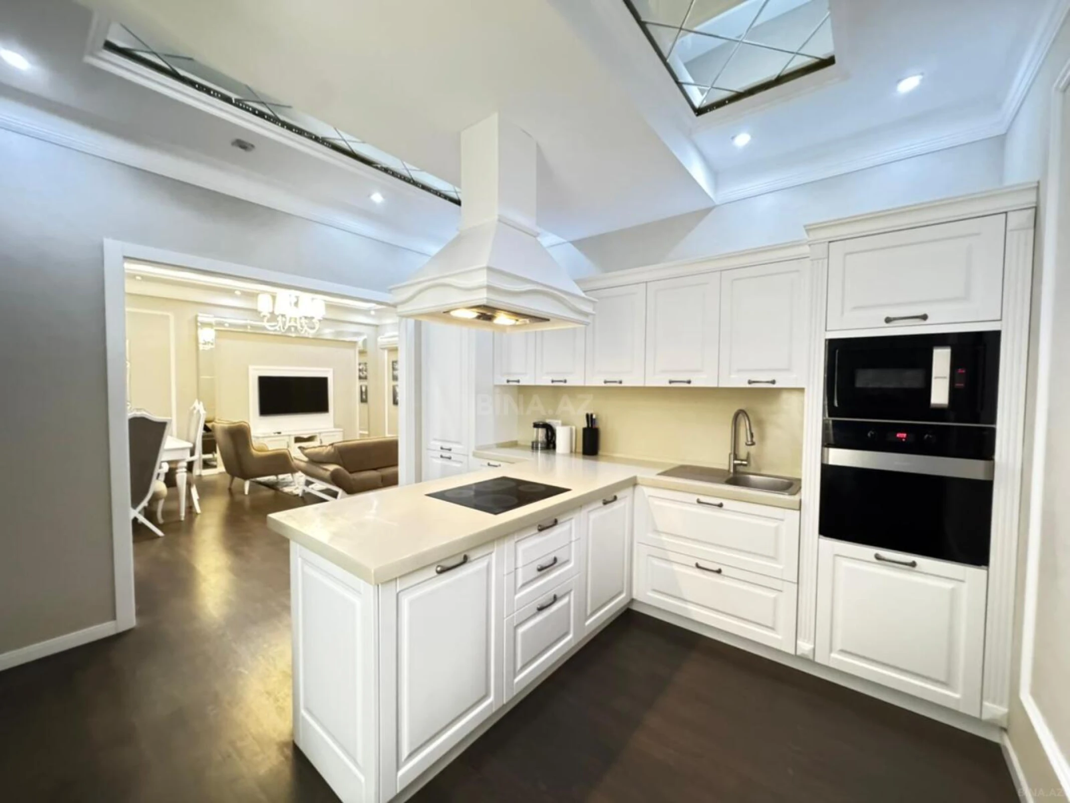 Satılır 2 otaqlı mənzil 110 m²