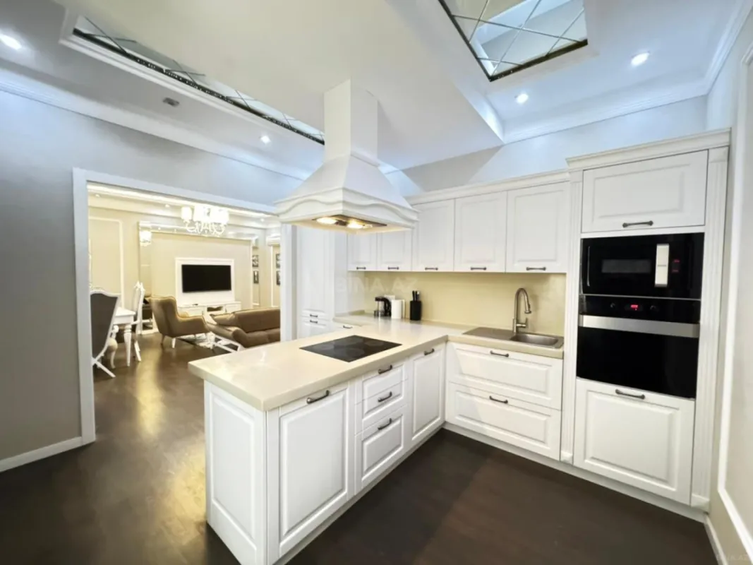 Satılır 2 otaqlı mənzil 110 m²