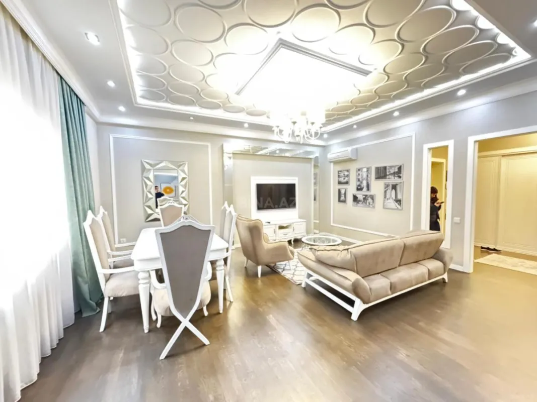 Satılır 2 otaqlı mənzil 110 m²