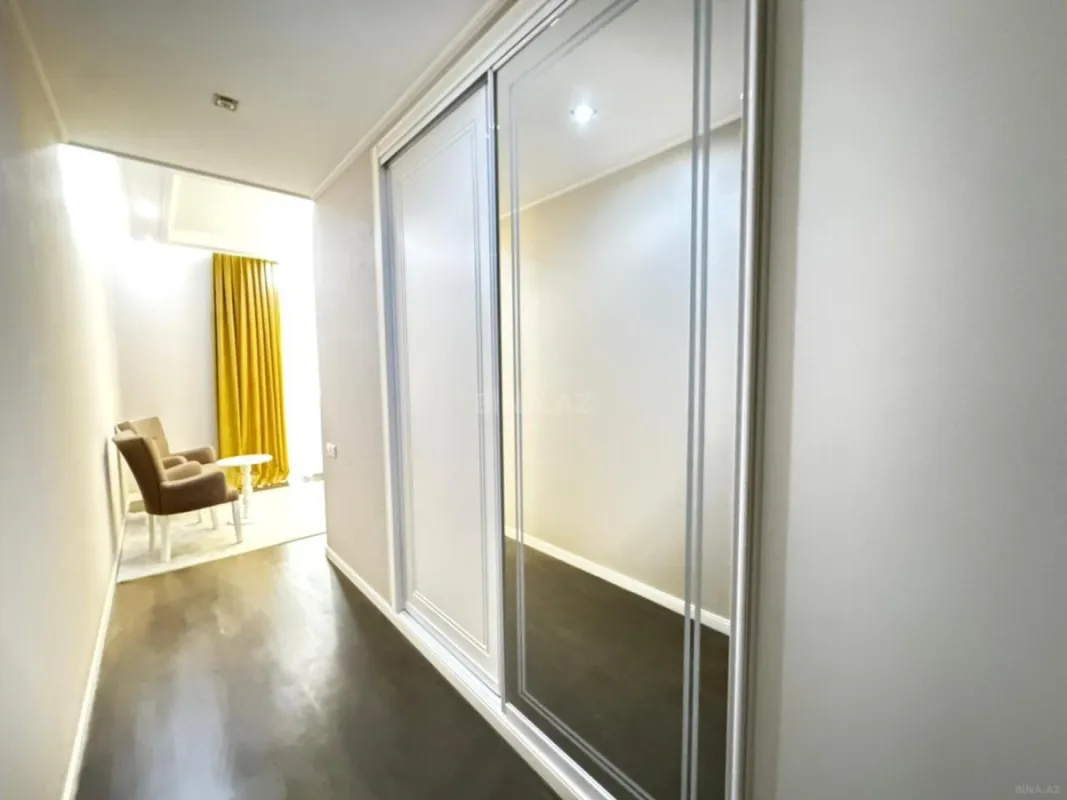 Satılır 2 otaqlı mənzil 110 m²