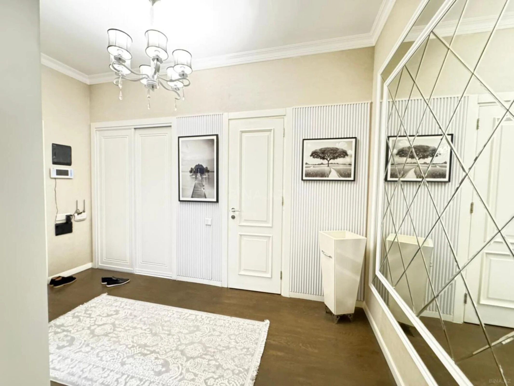 Satılır 2 otaqlı mənzil 110 m²