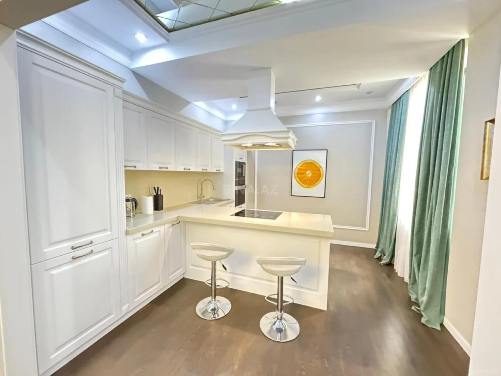 Satılır 2 otaqlı mənzil 110 m²