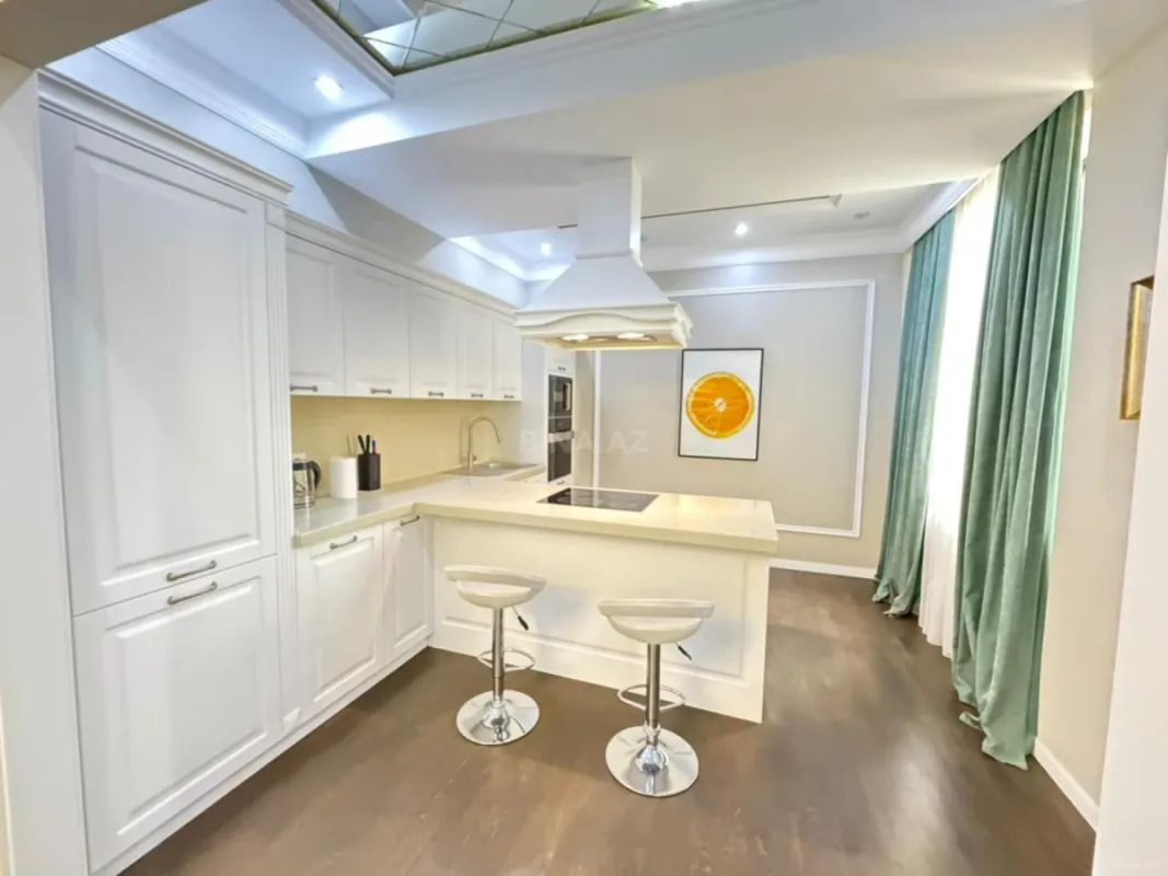 Satılır 2 otaqlı mənzil 110 m²