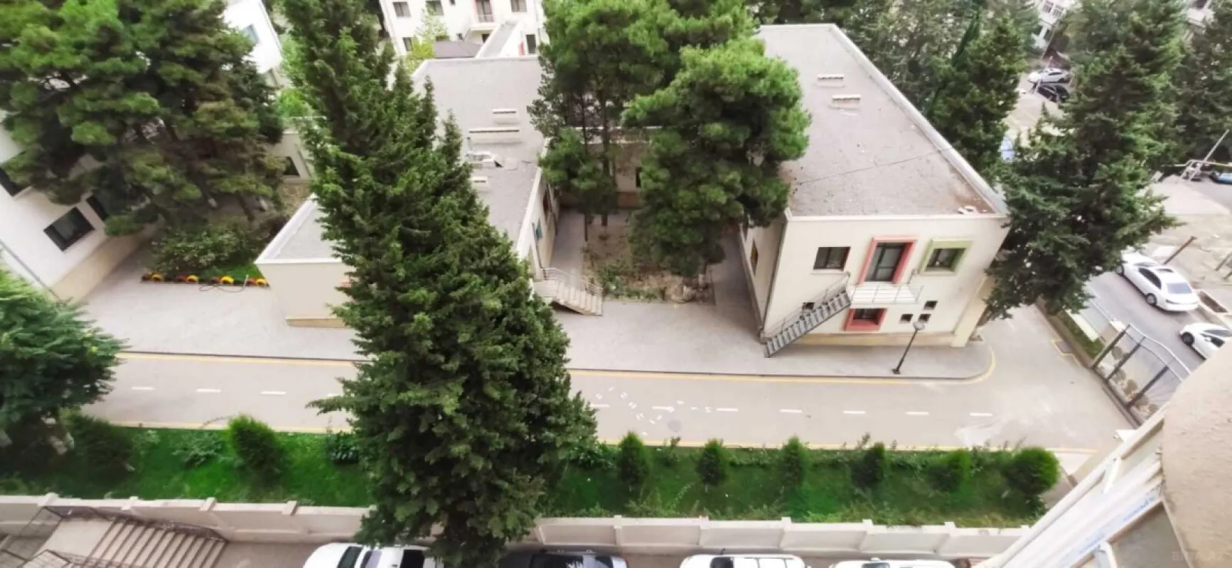 Satılır 3 otaqlı mənzil 146 m²