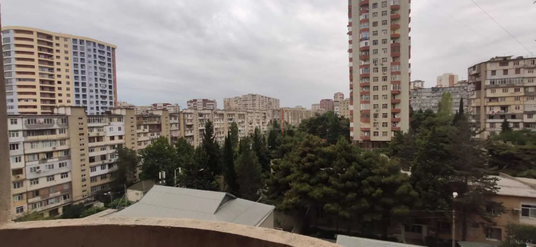 Satılır 3 otaqlı mənzil 146 m²