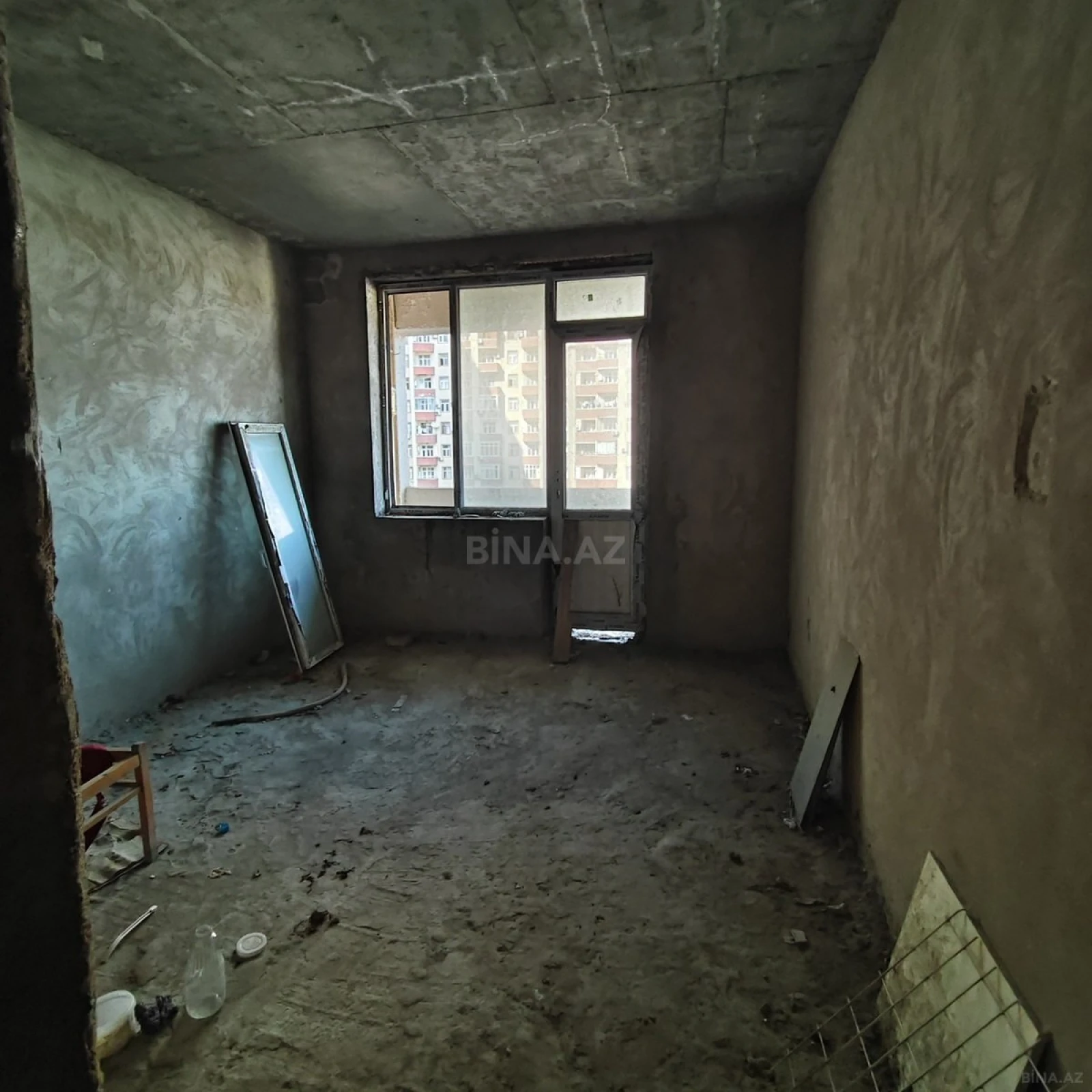 Satılır 3 otaqlı mənzil 146 m²