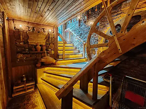 Satılır obyekt 200 m²