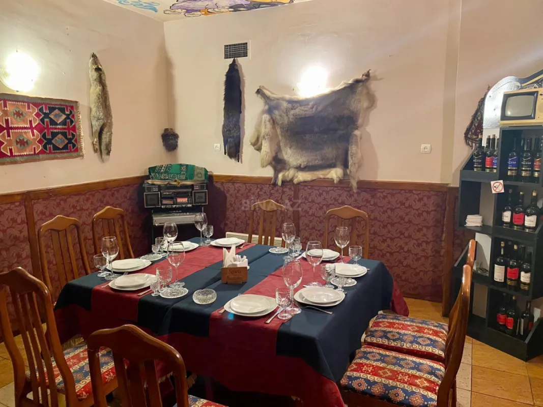 Satılır obyekt 200 m²