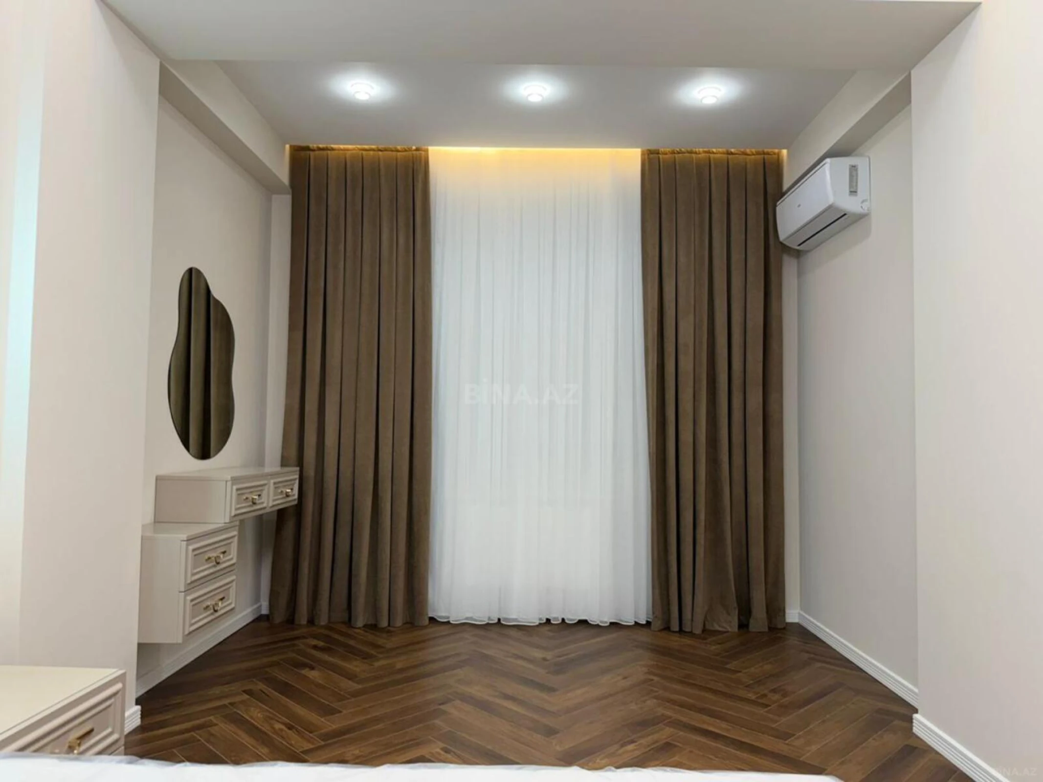Satılır 2 otaqlı mənzil 84 m²