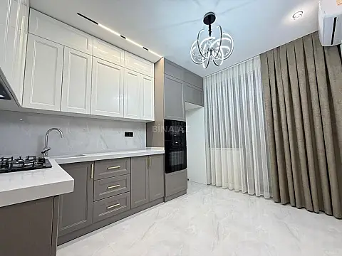 Satılır 2 otaqlı mənzil 84 m²